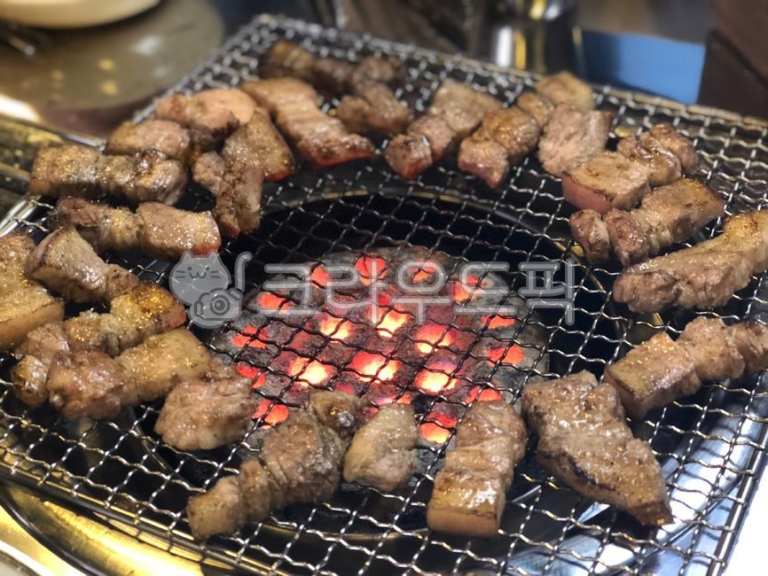 briquet,food,BBQ,bbq,pork belly,grilling,meat,cooking,roast