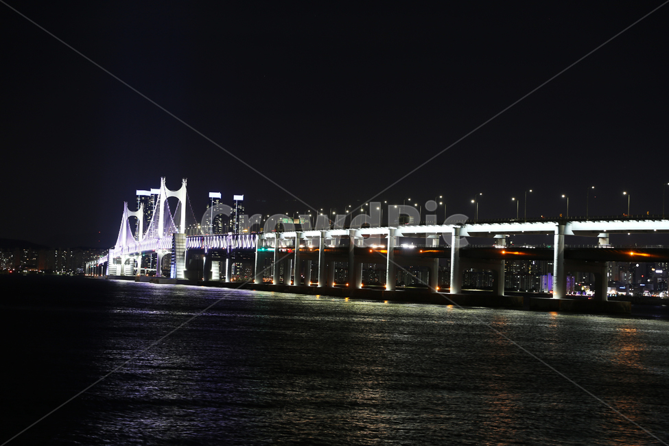 광안대교,부산,야경,분위기,느낌,야경,밤,풍경,nightscape,night,landscape,건축물,건물외관,exterior,building,structure,architecture,construction