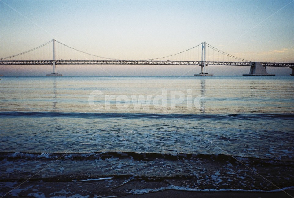 바다,광안리,광안대교,해변,여름,자연,풍경,nature,landscape,해변,바다,beach,sea,building,건물,bridge,다리,suspension bridge,현수교