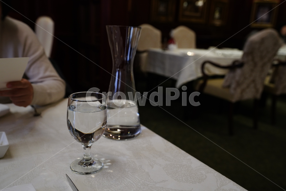 컵,글라스,cup,glass,유리,액체,물,water,음료수,drink,beverage