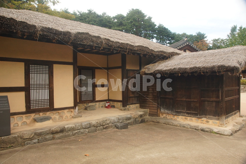 건물,building,gangneung,강릉,선교장,sungyojang,초가집,thatchedhouse,thatchedroofhouse,한국전통,한국문화,korean traditional,korean culture,건축물,건물외관,exterior,building,structure,architecture,construction