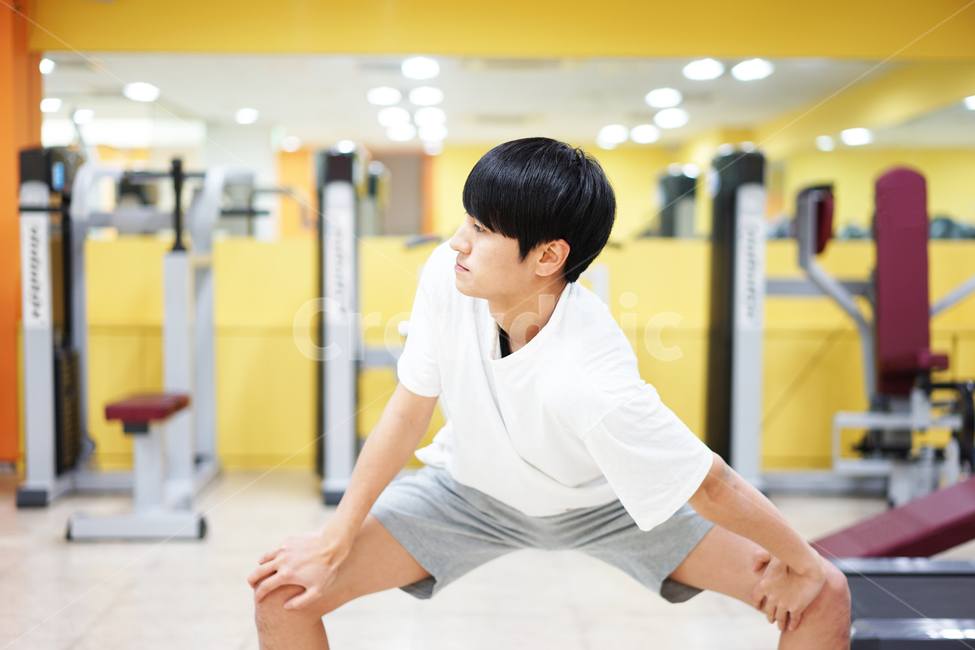 운동,남자,맨손체조,체조,스트레칭,체력단련,헬스,헬스장,자기관리,몸관리,트레이닝,남성,사람,인물,인간,human,person,남성,남자,man,male,건강,헬스웨어,헬스케어,healthware,health care