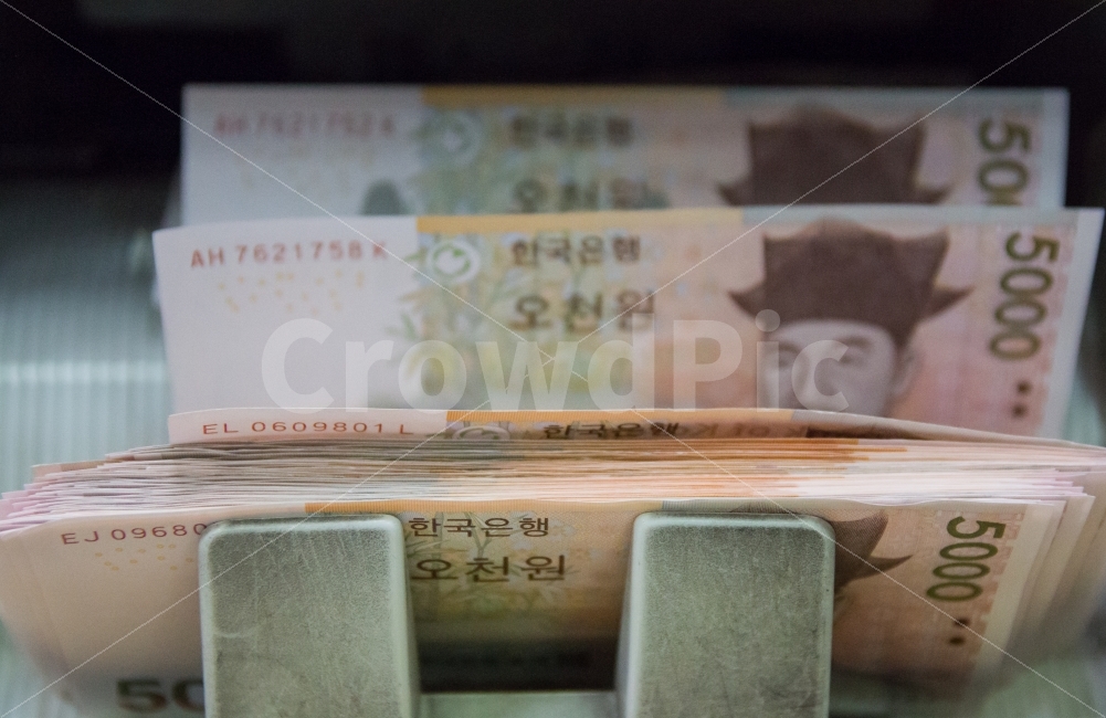 계수기,돈,화폐,현금,오천원,율곡,이이,KRW,은행,경제,비지니스,오천원권,금융,금융,돈,finance,banking,money