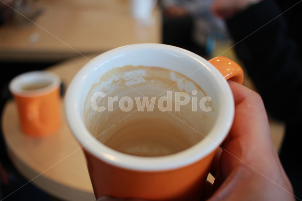 커피,커피잔,빈컵,주황,손,커피,카페,coffee,cafe