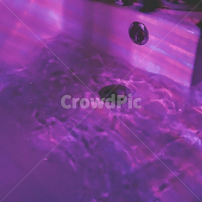 hottub,온수욕조,통,보라색,tub,jacuzzi,자쿠지