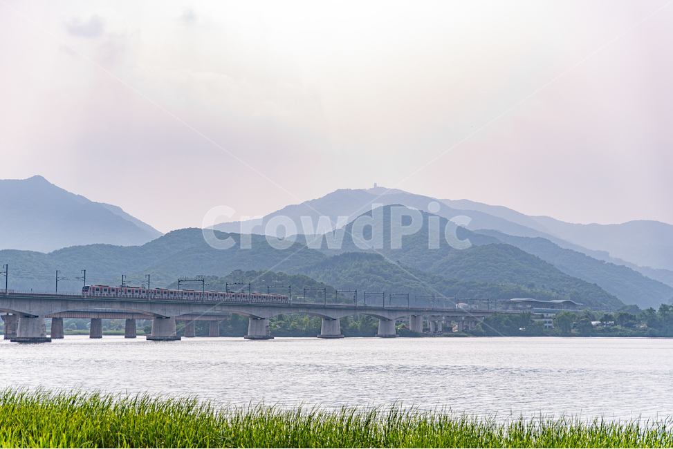 bridge,기차,다리,풍경,감성,색감