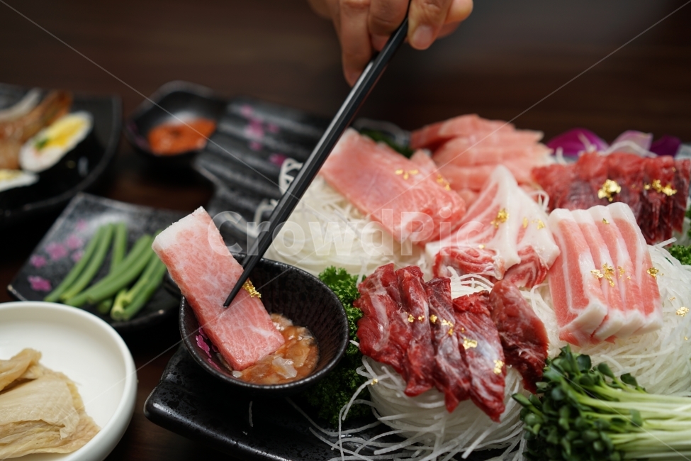 안주,참치,회,참치회,술안주,색감,식감,빨강,횟감,안줏거리,음식,생선,먹방,푸드,술자리,안주거리,모임,만남,레드,안주추천,소주안주,맥주안주,음식,식재료,요리,food,cook,meal,dishes,food reserves,수산물,해산물,fishery products,seafood,일식,일본음식,일본요리,Japanese food,Japanese dishes,Japanese meal,Japanese cook