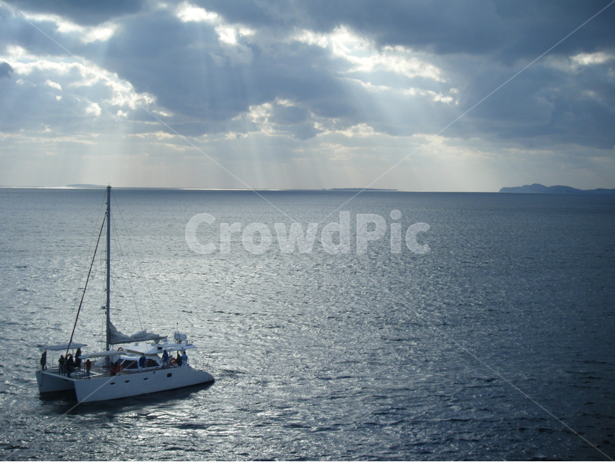 바다,구름,햇살,배,풍경,하늘,수평선,항해,nature,landscape,sea,boat,sky,sun,요트,직선,햇빛,sunlight,sunshine,보트,휴식,감성,여름,계절,봄,season,출조,자연,풍경,nature,landscape,vehicle,차량,transportation,교통,watercraft,선박