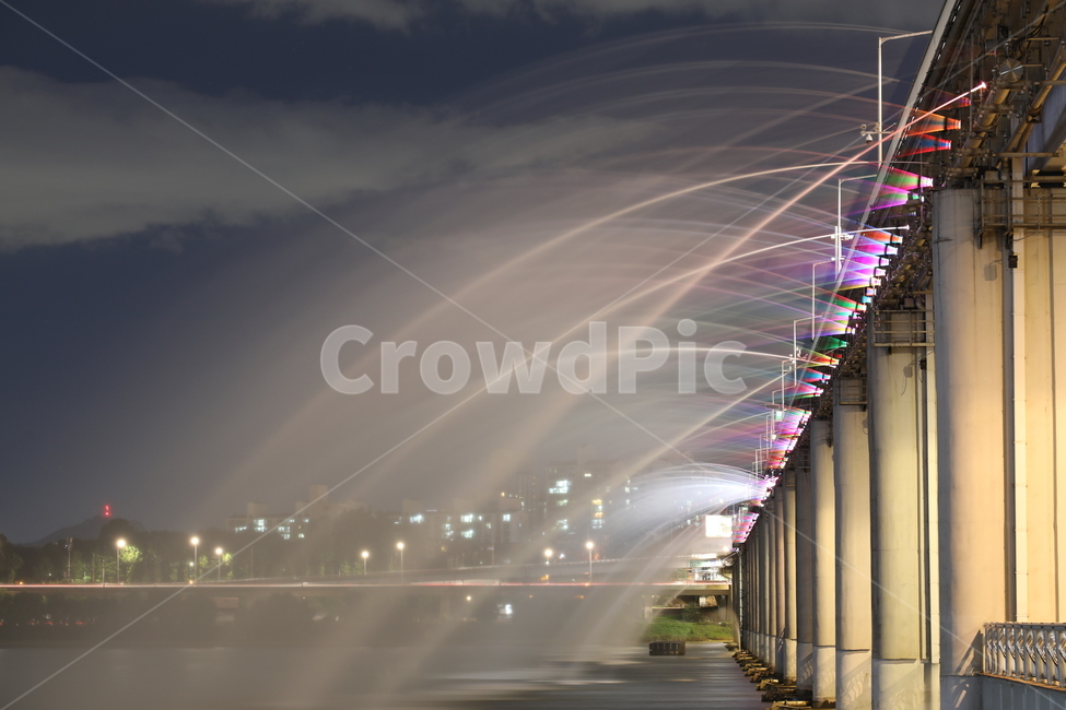 잠수교,반포대교,분수,분수쇼,야경,bridge,fountain,night,야경,밤,풍경,nightscape,night,landscape,건축물,건물외관,exterior,building,structure,architecture,construction,water,물