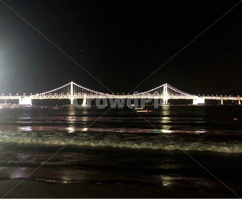 광안대교,야경,밤,밤바다,citylights,bridge,gwanganbridge,nightview,night,dark,어두운,불빛,light,nopeople,해변,바다,beach,sea,야경,밤,풍경,nightscape,night,landscape,랜드마크,landmark,tourist attraction,한국랜드마크,한국관광지,한국명소,korea landmark,korea tourist attraction,lighting,조명