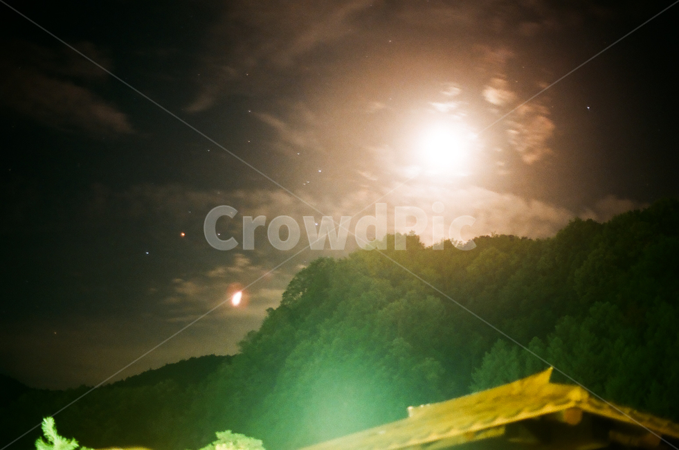 별,달,밤하늘,풍경,야경,자연,nature,landscape,밤,night,nightscape,달빛,월광,별빛,moon,moonlight,star,starlight,산,계곡,나무,지붕,처마,기와,건축,한국건축,건물,구름,감성,빈티지,아날로그,필름,필름사진,필름카메라,film,filmcamera,한국,한국적,한국적인,전통,자연,풍경,nature,landscape,야경,밤,nightscape,night,flare,플레어,light,빛