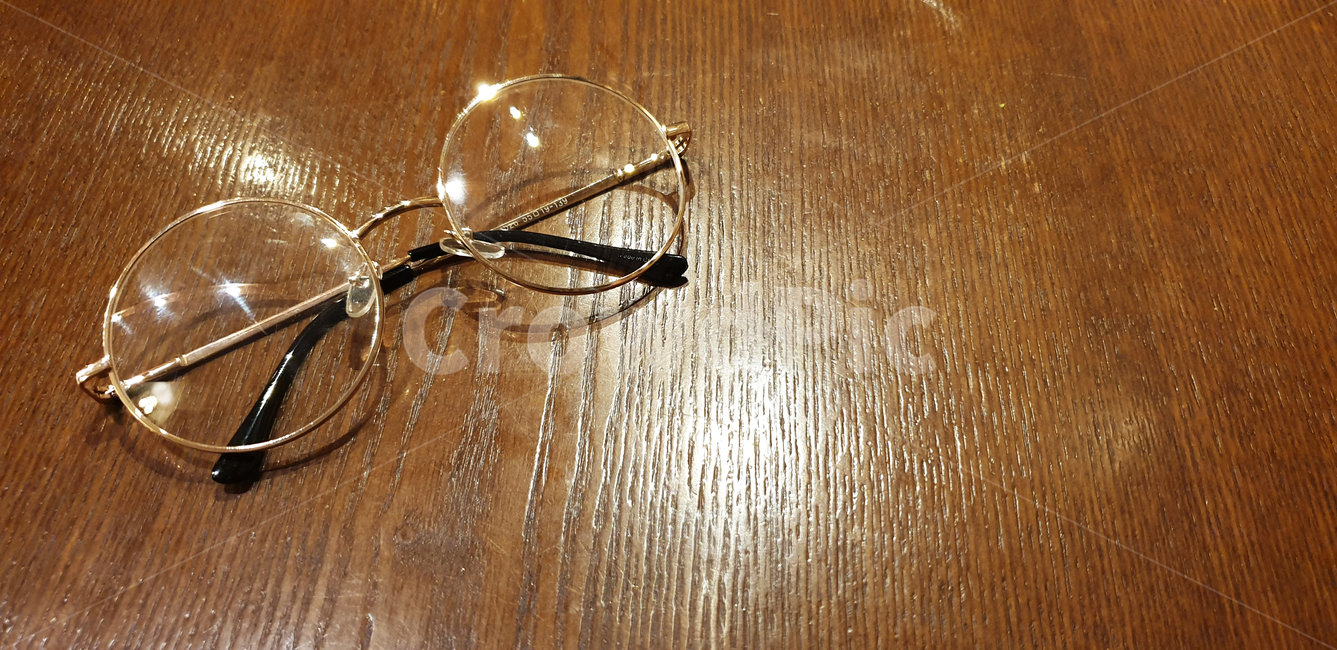 glasses,fashion style,thing,table,object