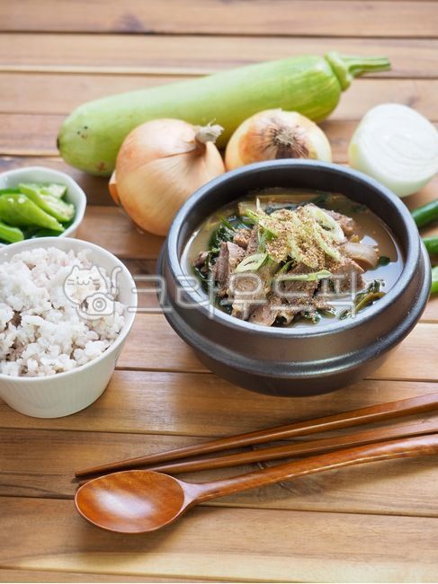 한국음식,염소탕,염소고기,밥,채소뚝배기,아시아음식,보양식,국물,배경,음식,요리,koreanfood,goatbath,goatmeat,rice,vegetablephotography,asianfood,photography,soup,background,food,cooking,음식,식재료,요리,food,cook,meal,dishes,food reserves