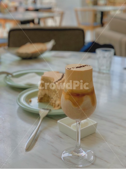 아인슈페너,커피,카페,케이크,커피잔