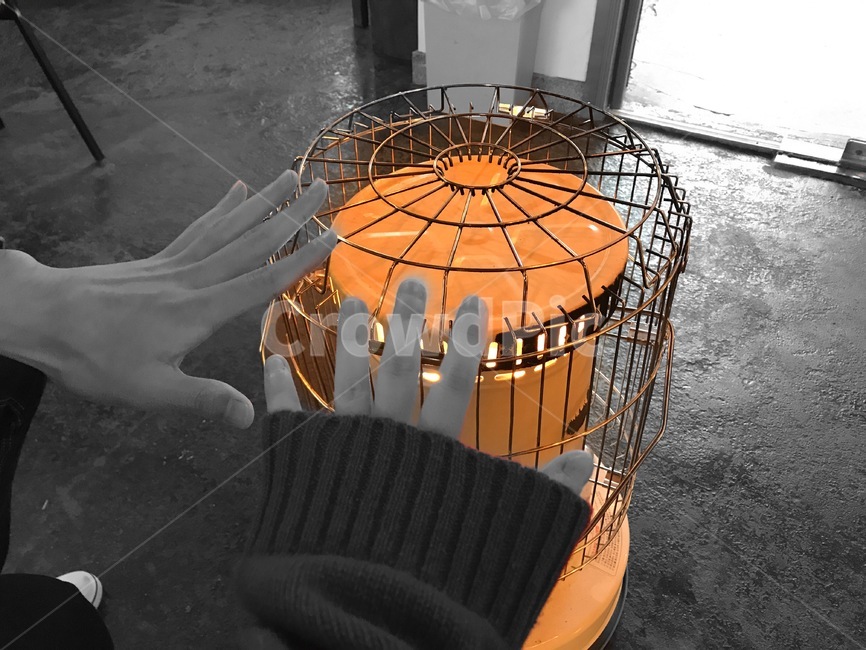 따뜻함,난로,흑백,온기,사랑,손,human,humanism,love,대비,온도