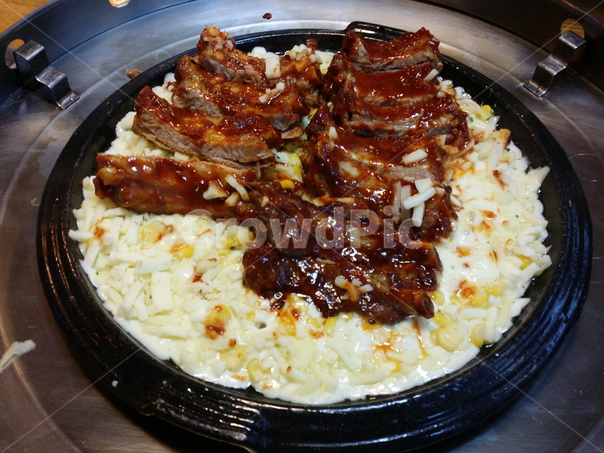 음식,치즈,치즈등갈비,등갈비,립,돼지고기,돼지등갈비,저녁,밥