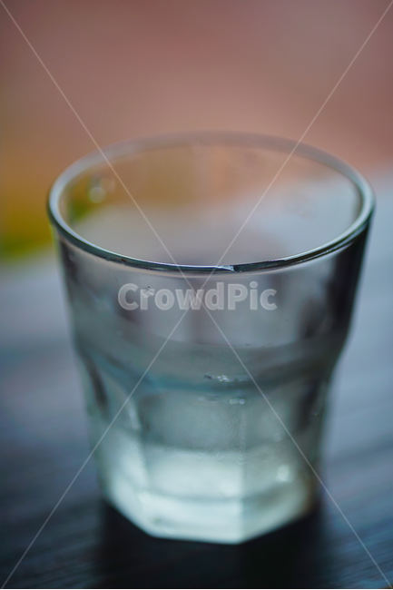물컵,컵,컵잔,비움,채움,투명잔,유리잔,음료수,drink,beverage