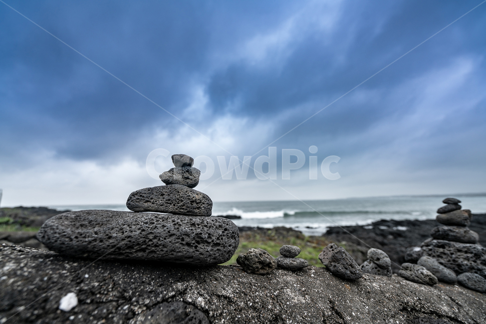 구름,바다,돌,제주,제주도,돌탑stone,stone,cloud,바닷가,자연,풍경,nature,landscape,rubble,파편