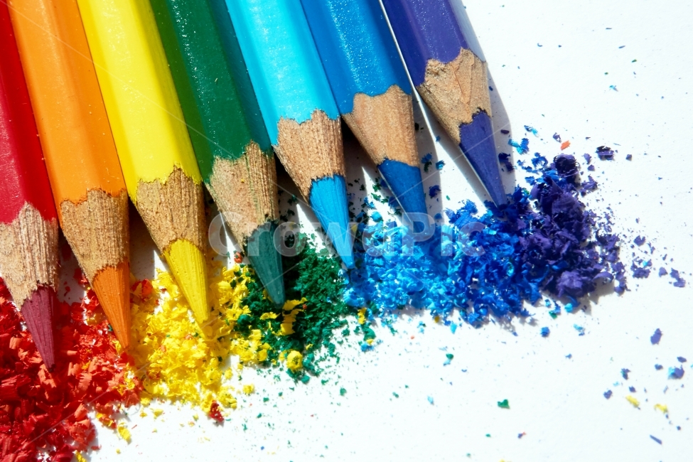 색연필,무지개,colorful,색깔,그라데이션,색채,다양한,빨강,주황,노랑,초록,파랑,남색,보라,연필,art,pencil,graduation,미술,도구,뾰족한,colored,color,배경,empty,space,가루,깍인,예술,art,사물,물건,오브젝트,thing,object,matter,학용품,문구류,사무용품,school supplies,stationery,office supplies
