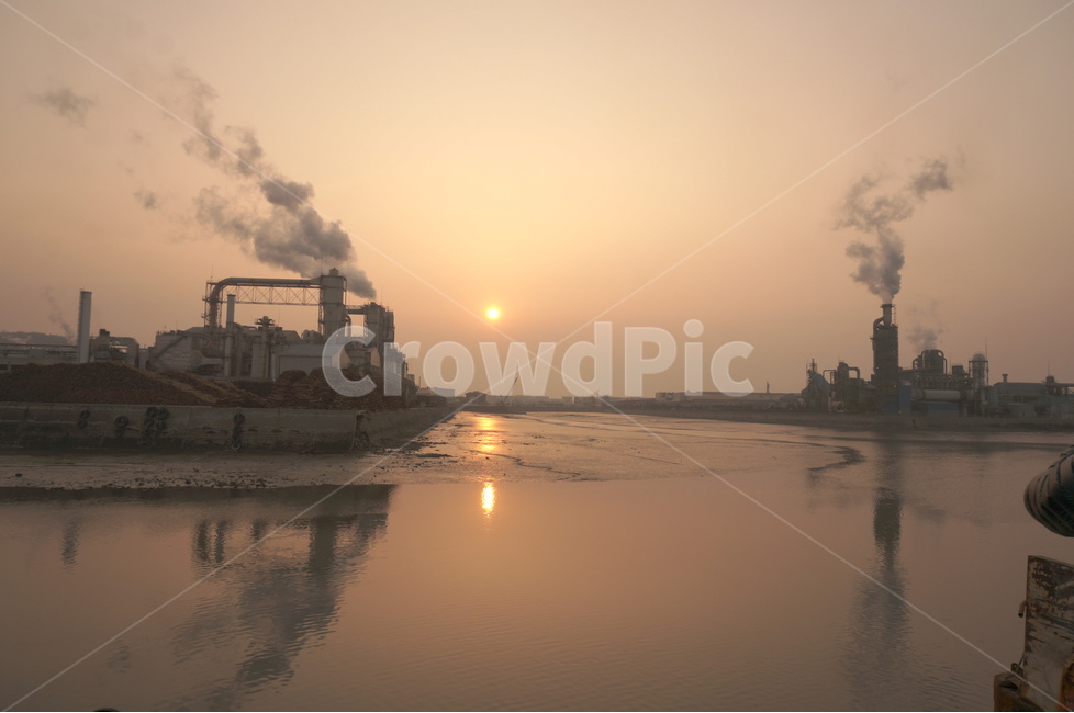 일몰,노을,풍경,서해,바다,공장,landscape,반영,연기,굴뚝,산업,industry,industrial