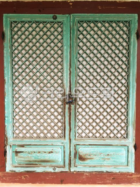 door,pattern,Traditional door,lattice door,classic door,Hanok door,doorknob,lattice,window fingerprint,wooden door