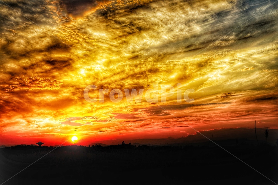 자연,풍경,감성,건축,구름,sky,태양,sun,실루엣,그림자,역광,silhouette,날씨,출사,감상,노을,자연,풍경,nature,landscape,색깔,색상,색채,색감,color sense,color sensitivity,feeling of color,outdoors,옥외,sunlight,햇빛,dawn,새벽,red sky,붉은 하늘,sunset,일몰,하늘,dusk,황혼