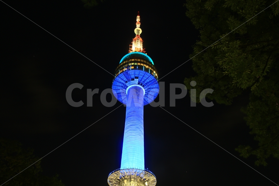 서울,서울여행,남산,남산타워,N서울타워,야경,명소,관광지,관광명소,nightview,밤,저녁,풍경사진,야경사진,야경,밤,풍경,nightscape,night,landscape,랜드마크,landmark,tourist attraction,한국랜드마크,한국관광지,한국명소,korea landmark,korea tourist attraction,architecture,건축물,tower,탑,building,건물