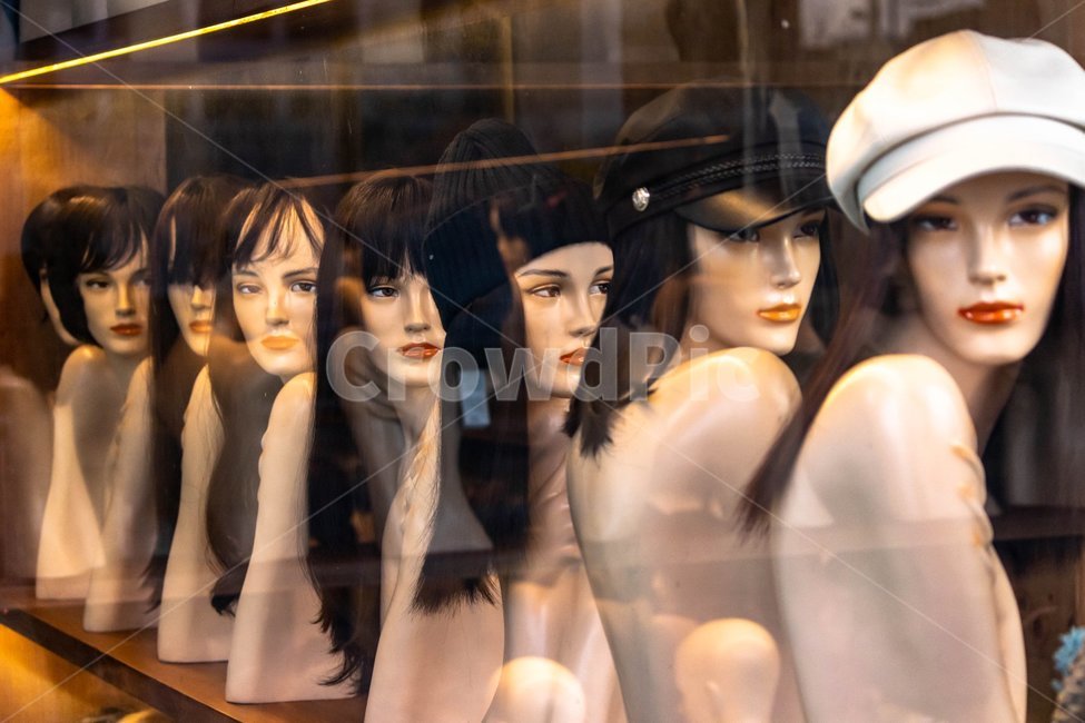 고립,가발,마네킹,쇼윈도,모자,human,인간,mannequin