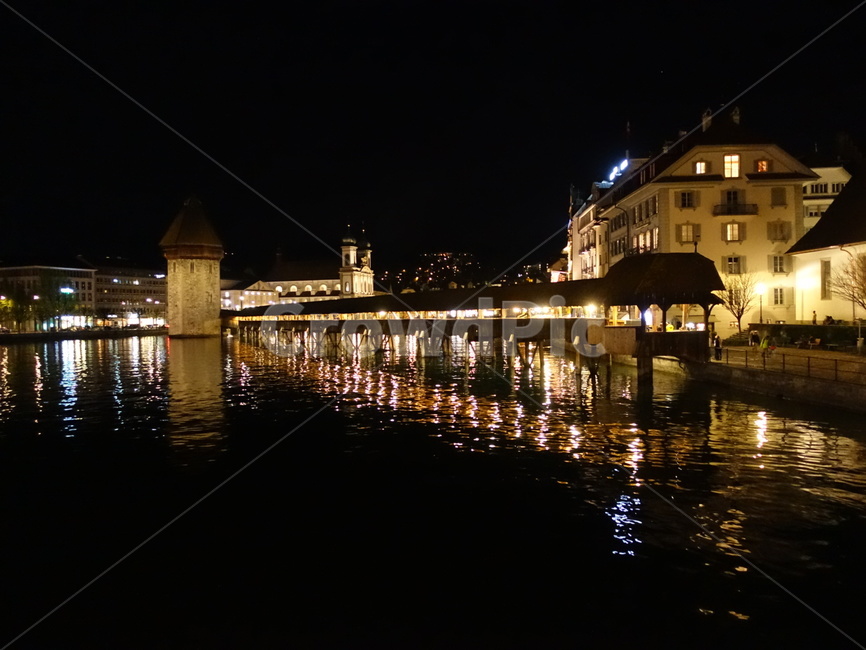다리,야경,카멜교,스위스,물,water,야경,밤,풍경,nightscape,night,landscape,랜드마크,landmark,tourist attraction,해외,외국,세계,foreign,oversea,world,세계랜드마크,해외랜드마크,외국랜드마크,world landmark,world tourist attraction,outdoors,옥외