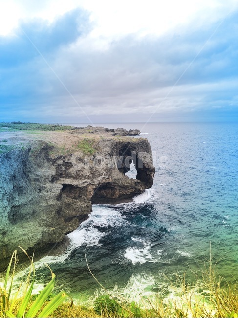 절경,자연,nature,outdoors,water,sea,바다,ocean,대양,cliff,낭떠러지,shoreline,해안선,곶,promontory,관광지