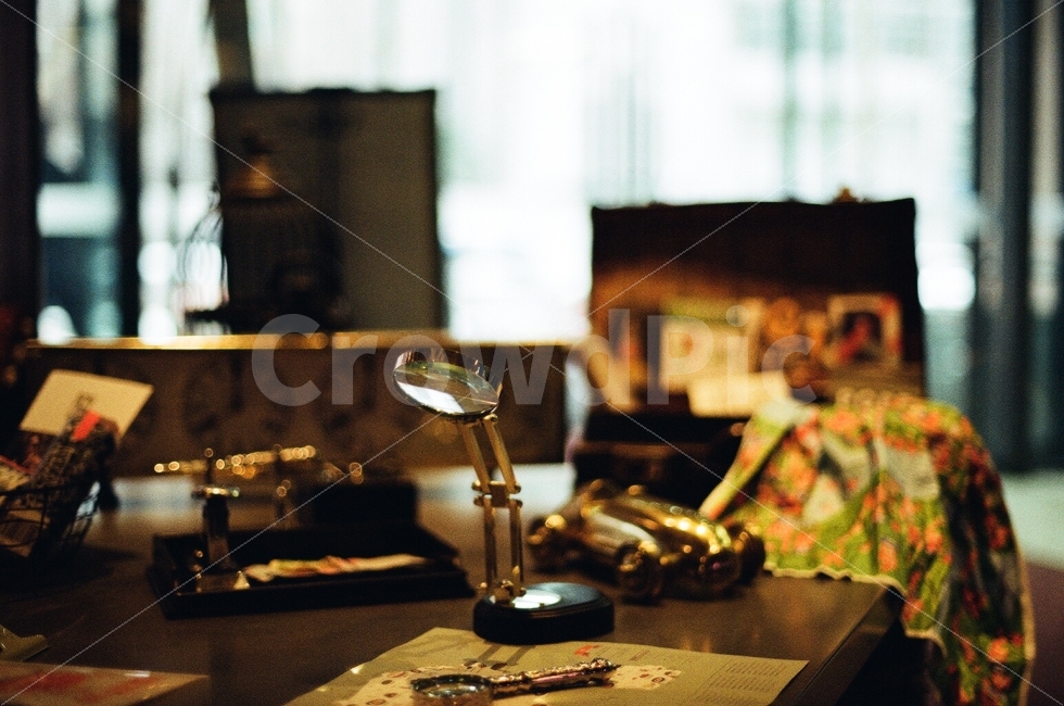 클래식,돋보기,film,photo,vacation,classic,analog,아날로그,빈티지,따뜻함,warm,필름사진,여행,카페,cafe,인테리어,실내디자인,interior design,사물,물건,오브젝트,thing,object,matter,감성,sensible,feeling