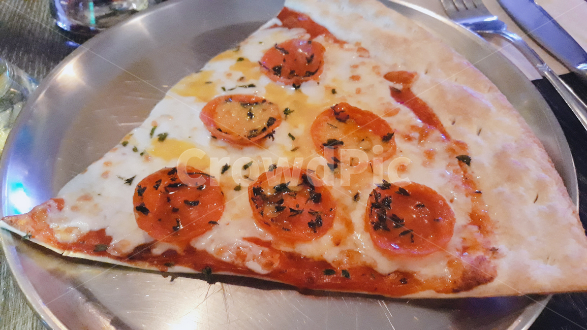 페퍼로니피자,피자,pizza,조각피자,페퍼로니,음식,식재료,요리,food,cook,meal,dishes,food reserves,양식,서양음식,서양요리,western food,western dishes,western meal,western cook