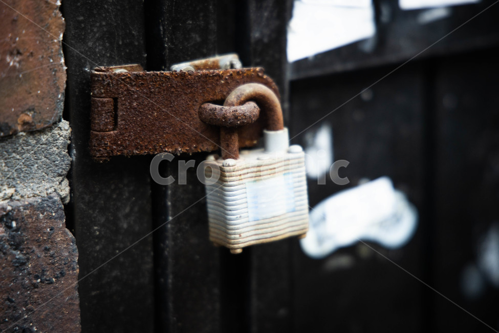 자물쇠,문,벽돌,잠금,열쇠,key,closed,빈티지사진,빈티지느낌,빈티지감성,vintage,사물,물건,오브젝트,thing,object,matter