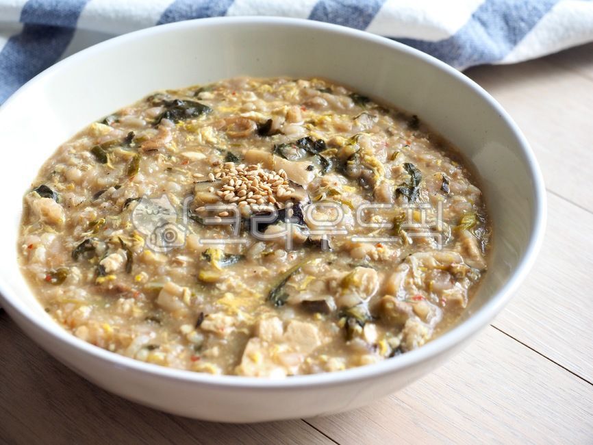 misoporridge,lunch,asianfood,wellbeing,Korean food,Asian food,diet,tradition,Soybean paste porridge,koreanfood,rice,food,porridge,korea,background,breakfast