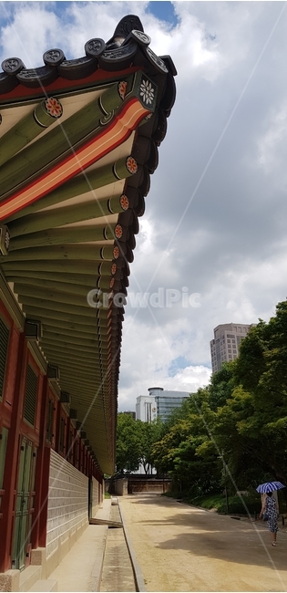 patio,안마당,경복궁,경치,지붕,기와지붕,하늘,흐린날,구름,뭉게구름