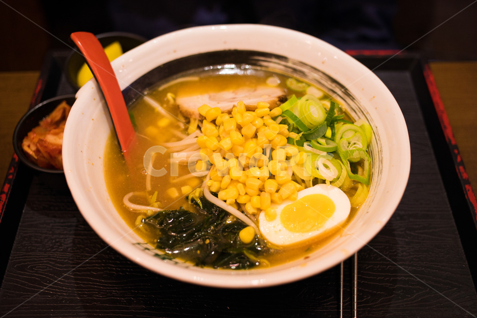 라면,수저,옥수수,국물,계란,접시,일본라면,탄탄면,식당,일식,가게,식사,food,식품,egg,요리,bowl,dish,음식,식재료,요리,food,cook,meal,dishes,food reserves,면류,면요리,noodles,일식,일본음식,일본요리,Japanese food,Japanese dishes,Japanese meal,Japanese cook