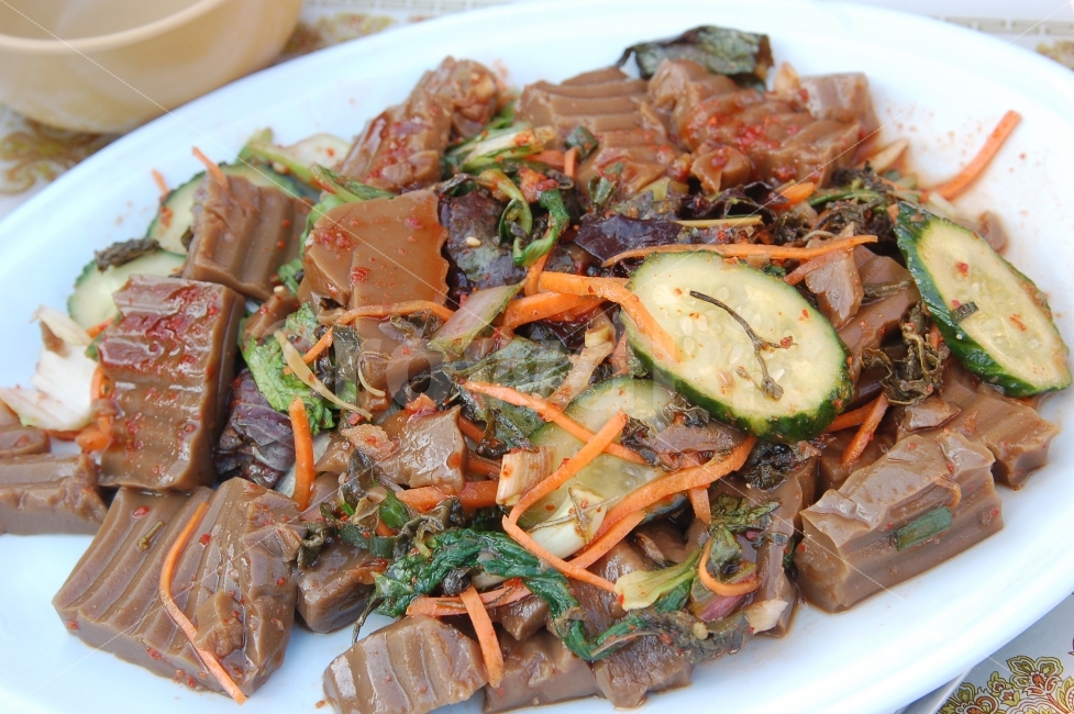 도토리묵,묵,도토리묵무침,음식,한국음식,한식,요리,무침,반찬,야채,오이,도토리,당근,음식,식재료,요리,food,cook,meal,dishes,food reserves,한식,한국음식,한국요리,korean food,korean dishes,korean meal,korean cook