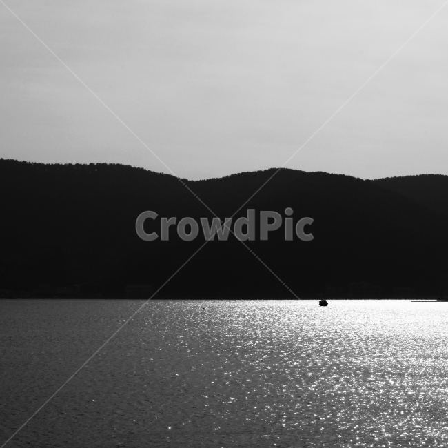 바다,흑백사진,배,sea,blackandwhite,자연,풍경,nature,landscape,흑백,모노톤,monochrome,black and white,outdoors,옥외,water,물