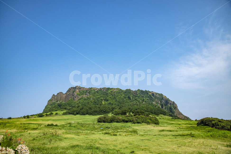 성산일출봉,제주도,제주도풍경,멋진풍경,제주도여행지,자연,풍경,nature,landscape,한국자연풍경,한국자연경관,korea nature landscape,outdoors,옥외,hill,언덕
