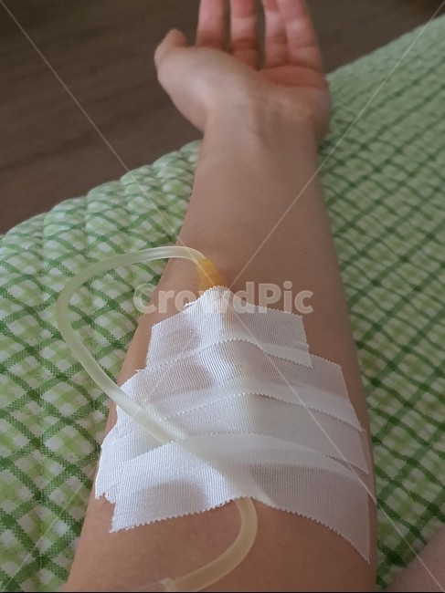 링거,링겔,병원,응급실,간호,입원,건강,아픔,질병,의료,의학,hospital,medical,환자,손,수액,신체일부,병,주사,ringer,팔,영양제,감기,독감,포도당,clinic,신체일부,몸,body