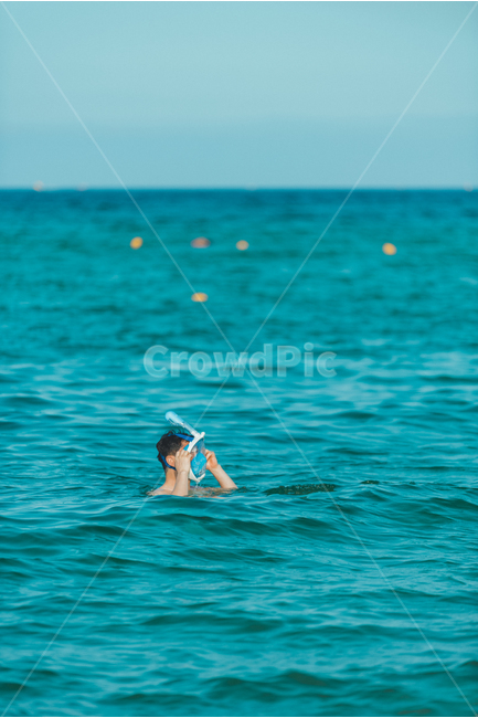 바다,여름,수영,해수욕,물놀이,스노쿨링,휴가,동해,ocean,summer,swim,해변,여름,계절,summer,season,사람,인물,인간,human,person,남성,남자,man,male,스포츠,레저,운동,sports,leisure,exercise,swimming,sport,water,물