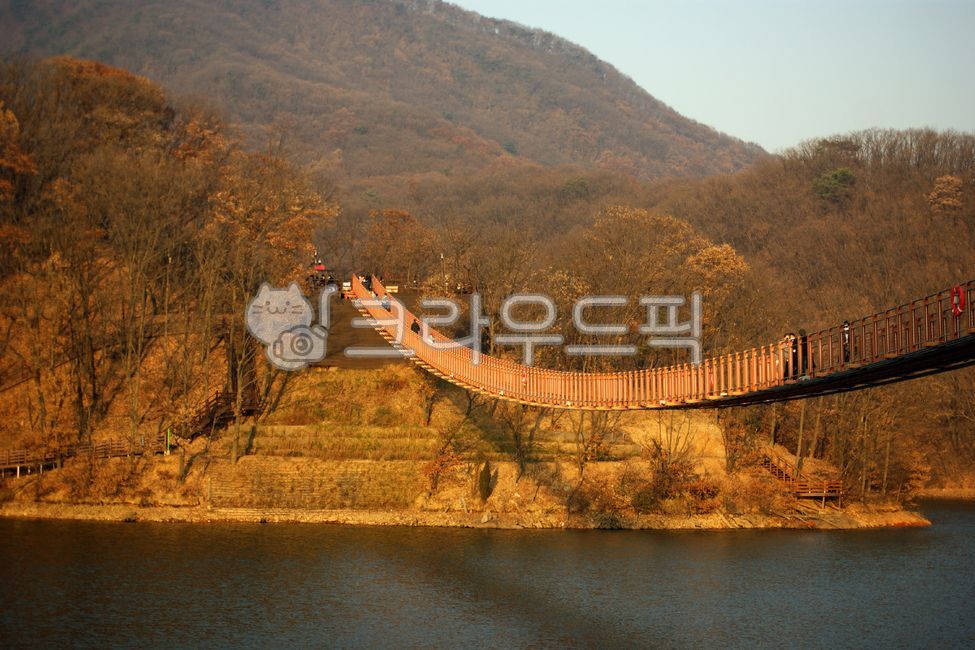 마장호수,파주,파주출렁다리,둘레길,감악산출렁다리,관광,관광명소,자연,풍경,날씨,야외,실외,다리,출렁다리,저녁,노을,석양,가을,호수,가을,계절,fall,autumn,season
