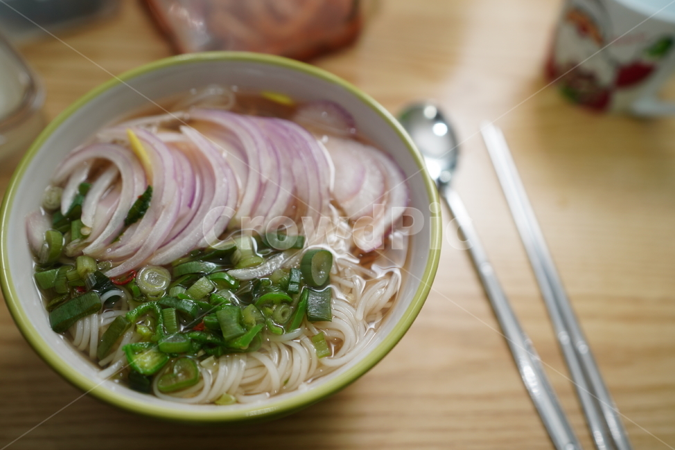 국수,쌀국수,음식,푸드,면요리,사발,양파,식사,간식,bowl,dish,요리,meal,음식,식재료,요리,food,cook,meal,dishes,food reserves