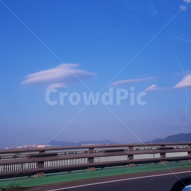 하늘,구름,맑음,파란,우주선,외계인,cloud,blue,landscape,extraterrestrial,korea,도시,풍경,city,landscape