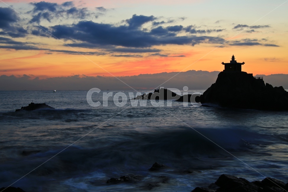 ocean,대양,water,물,sea,바다,nature,자연,promontory,곶,dawn,새벽,redsky,붉은하늘,sky,하늘,outdoors,옥외,sunlight,햇빛,light,빛,flare,플레어,부산,기장,오랑대,오랑대공원,오랑대아침,오랑대일출,여명,일출