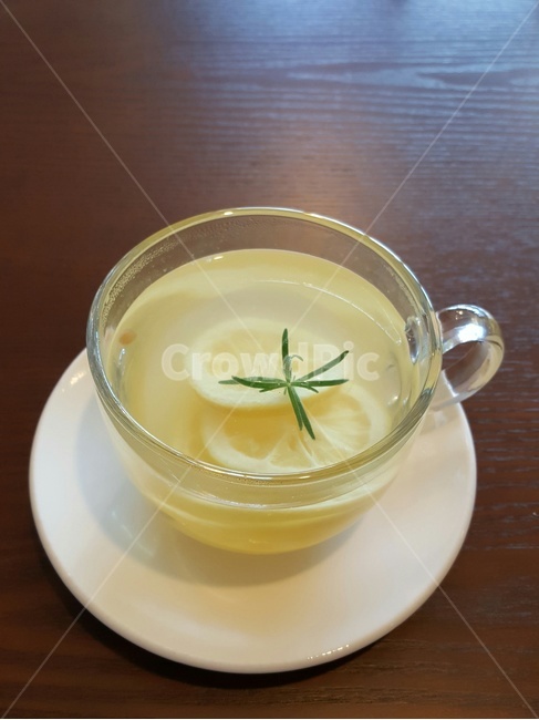 레몬티,차,겨울,투명잔,따뜻함,받침접시,카페