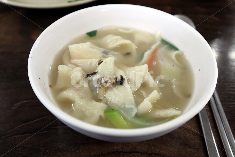 수제비,밀가루,음식,손수제비,요리,음식,식재료,요리,food,cook,meal,dishes,food reserves,한식,한국음식,한국요리,korean food,korean dishes,korean meal,korean cook