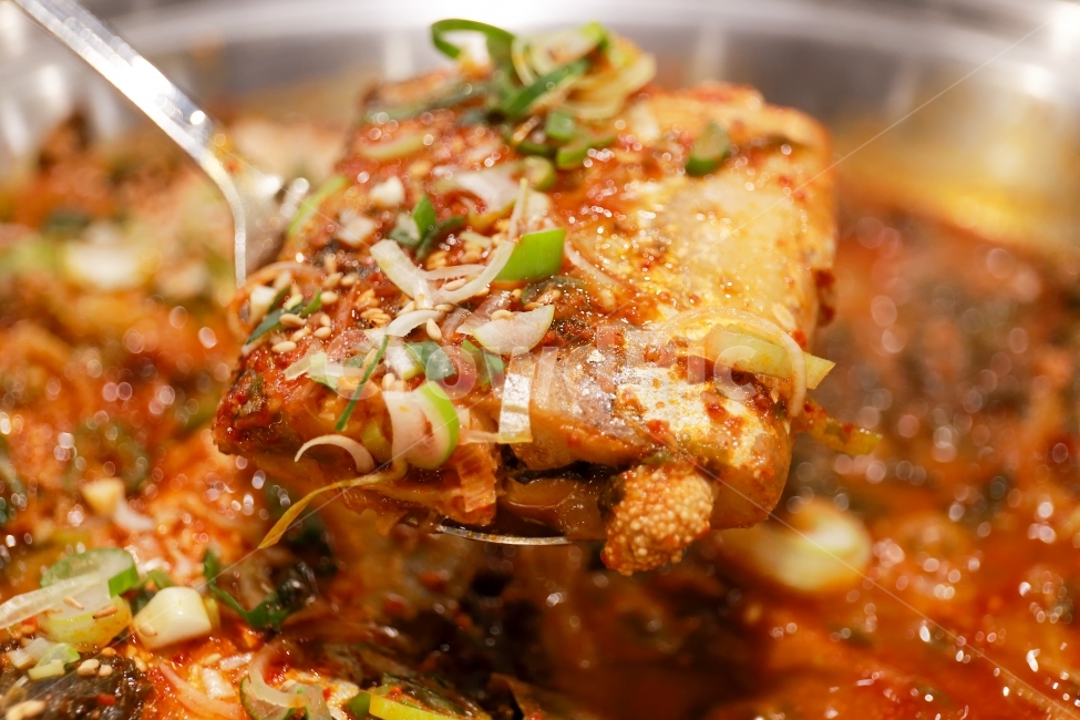갈치조림,갈치,조림,생선,음식,요리,특산물,식당,맛집,식품,무조림,무,고추,파,건강,생선조림,반찬,양념,알,국자,한정식,야채,채소,고추장,매운,생활,음식,식재료,요리,food,cook,meal,dishes,food reserves,수산물,해산물,fishery products,seafood,한식,한국음식,한국요리,korean food,korean dishes,korean meal,korean cook