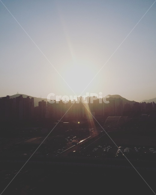 도시,도시풍경,해질녘,옥상,해,빛,light,플레어,flare,고층건물