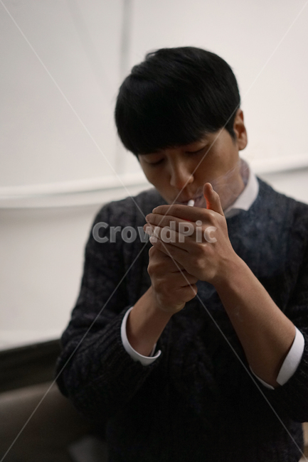 남성,남자,담배,흡연,담배꽁초,금연,니코틴,건강,사람,인물,인간,human,person,남성,남자,man,male